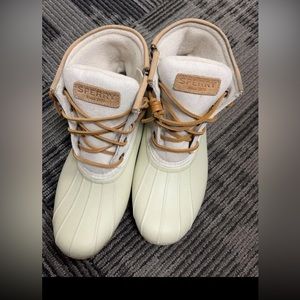 Women’s Sperry saltwater sparkle duck boots